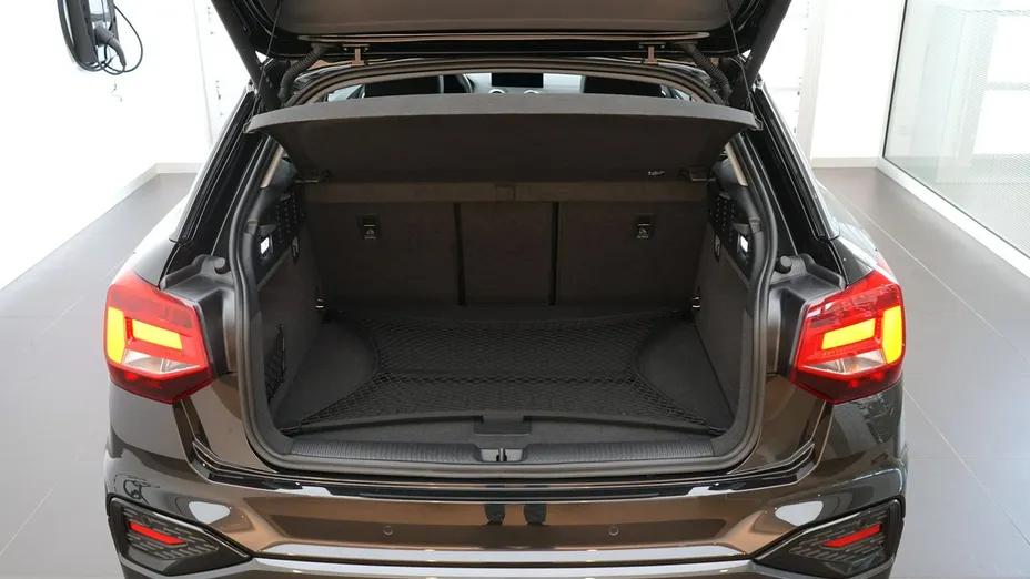 AUDI Q2 -