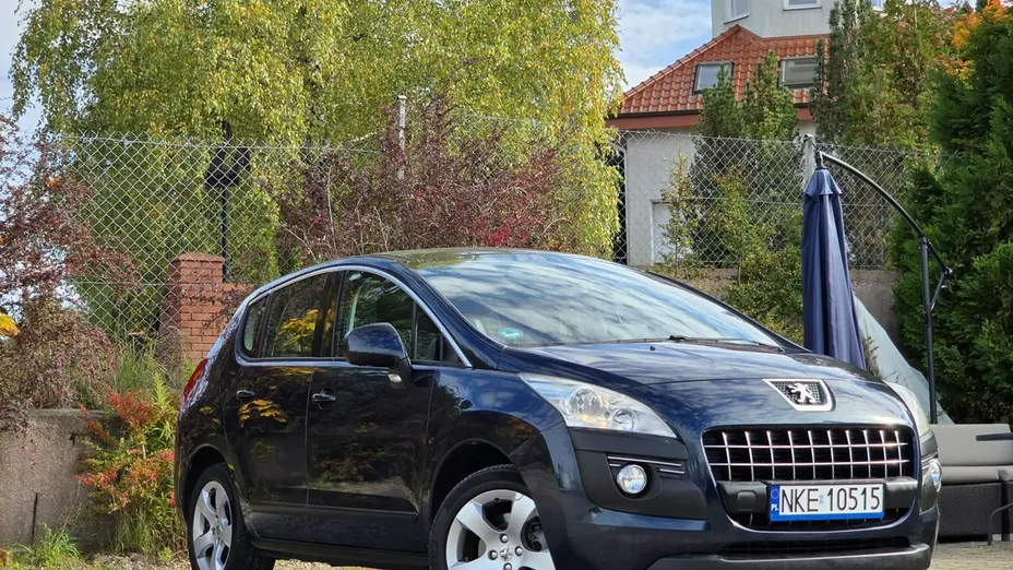 PEUGEOT 3008 -
