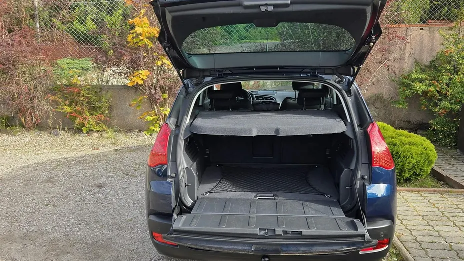 PEUGEOT 3008 -