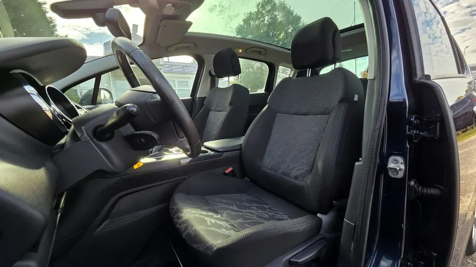 PEUGEOT 3008 -