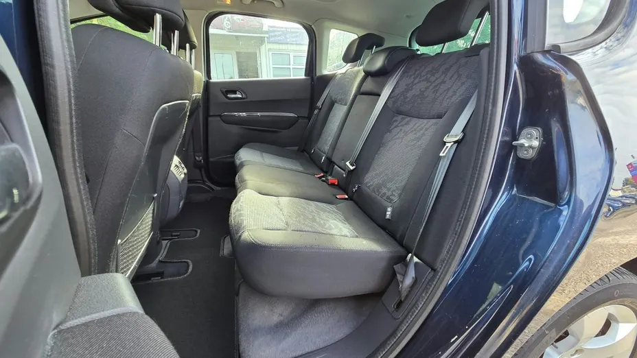 PEUGEOT 3008 -