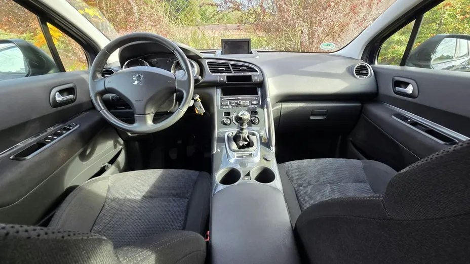 PEUGEOT 3008 -