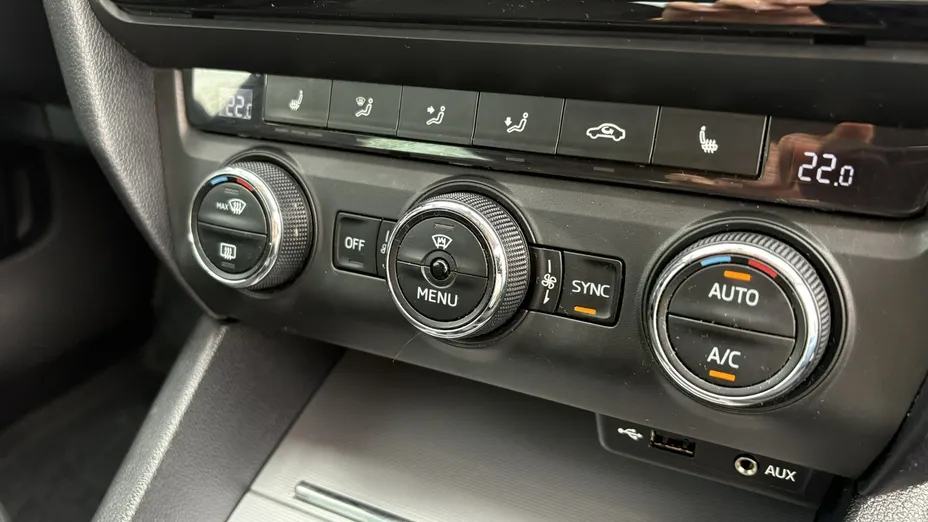 SKODA Octavia -