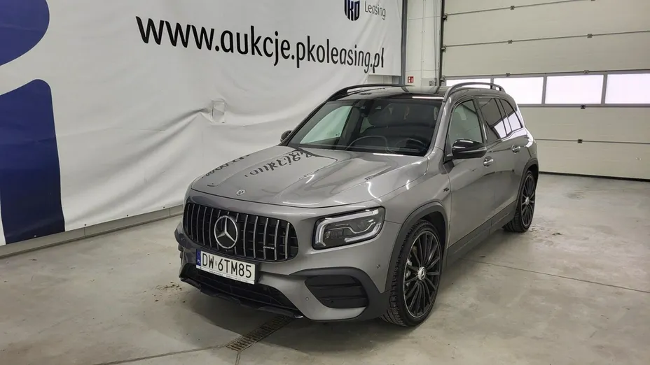 MERCEDES-BENZ GLB -