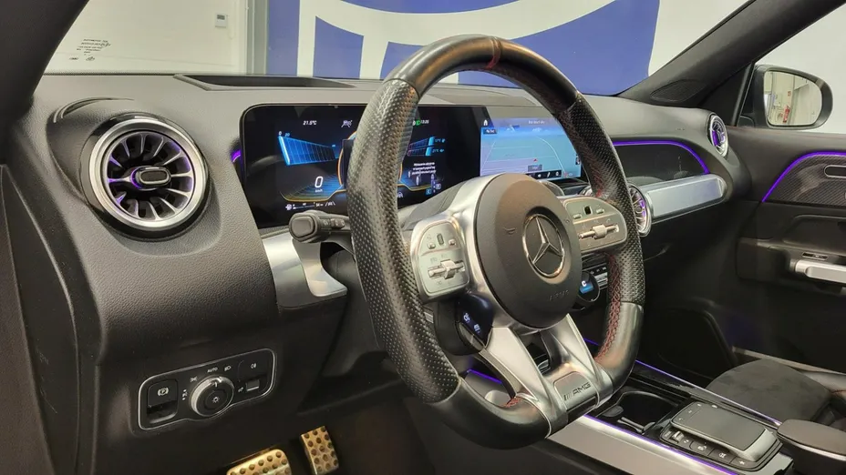 MERCEDES-BENZ GLB -