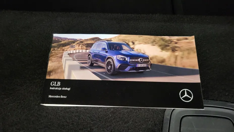 MERCEDES-BENZ GLB -