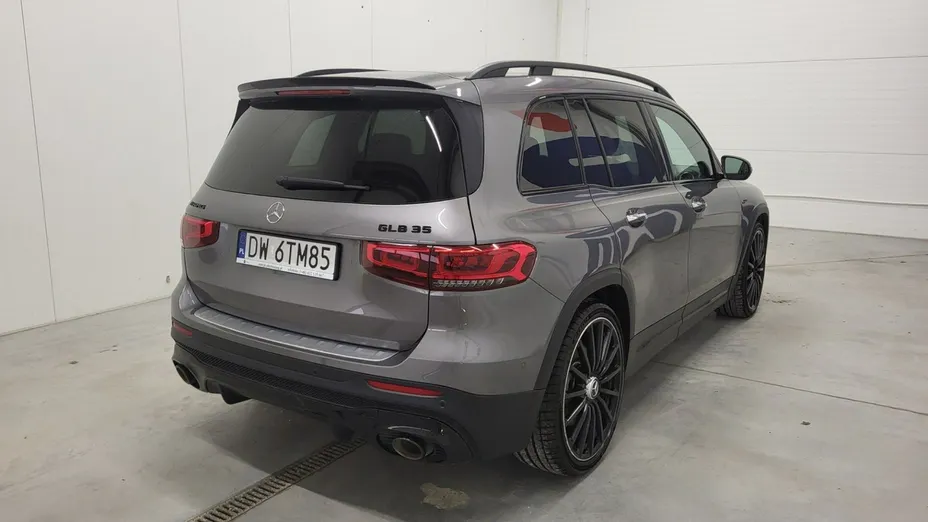 MERCEDES-BENZ GLB -