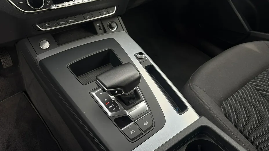 AUDI Q5 -