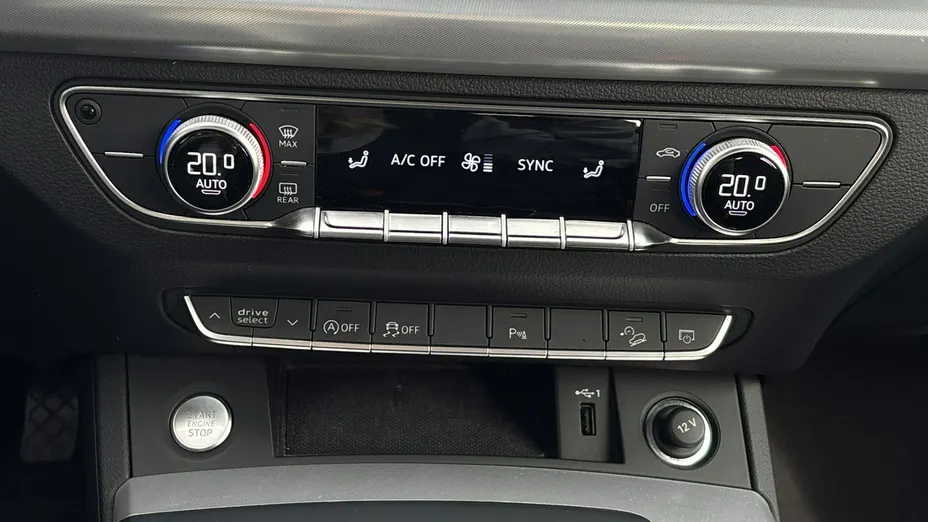 AUDI Q5 -