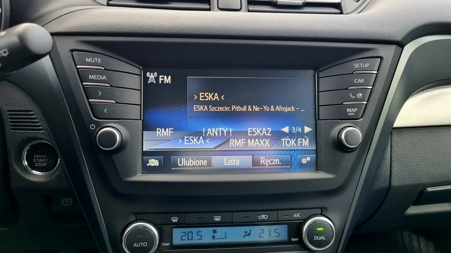 TOYOTA Avensis -