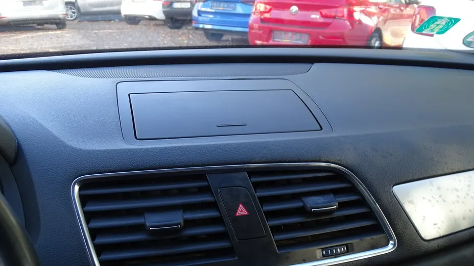 AUDI Q3 -