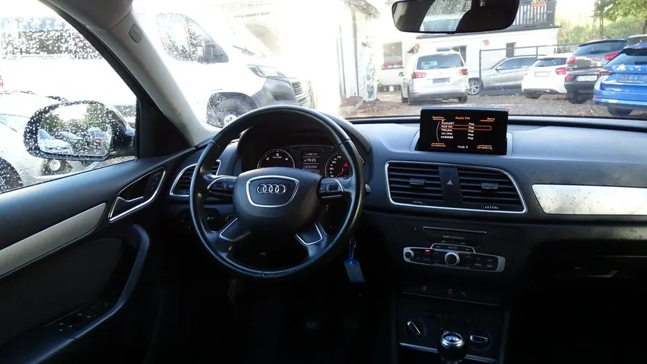 AUDI Q3 -