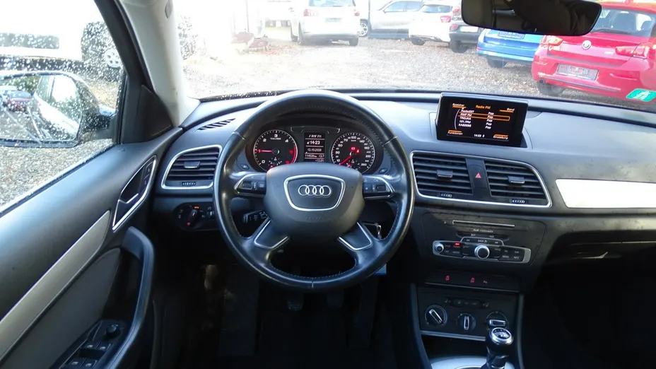 AUDI Q3 -