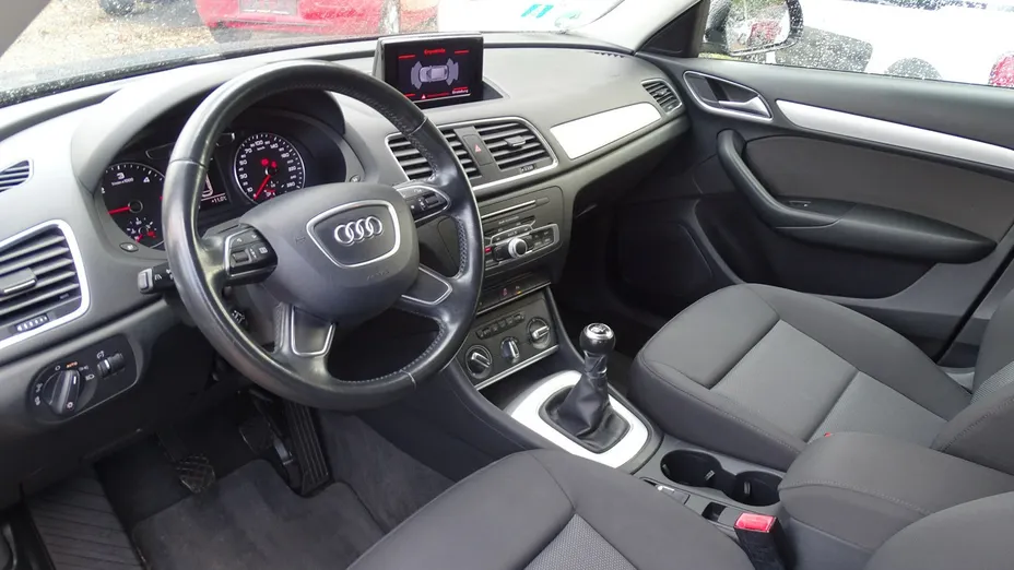 AUDI Q3 -