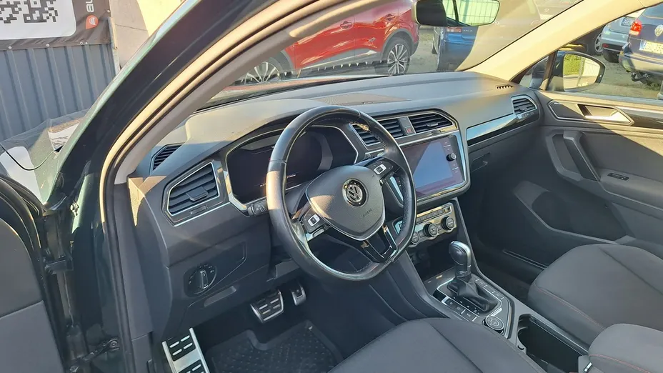 VOLKSWAGEN Tiguan -