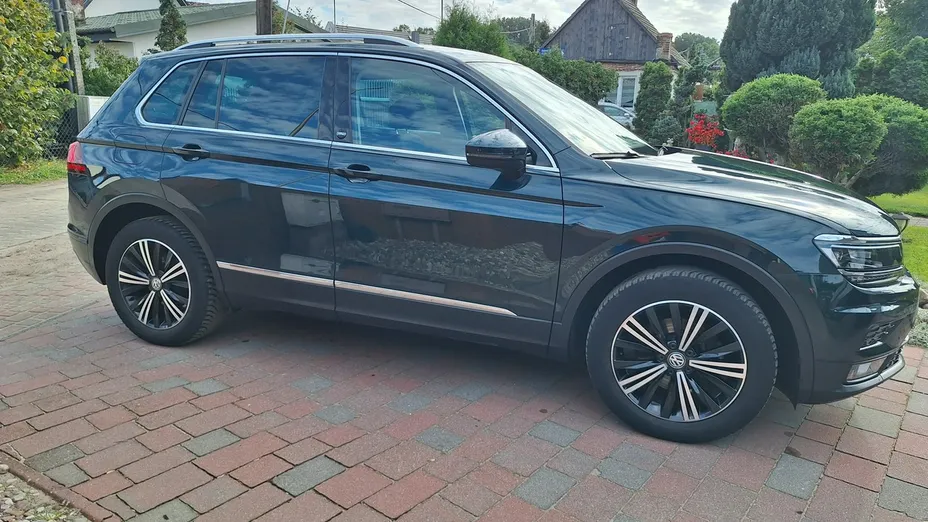 VOLKSWAGEN Tiguan -