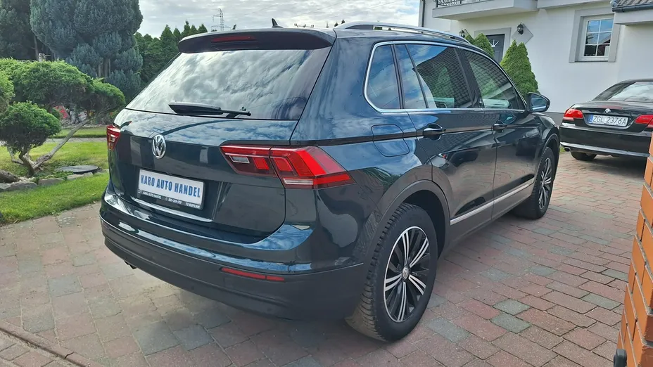 VOLKSWAGEN Tiguan -
