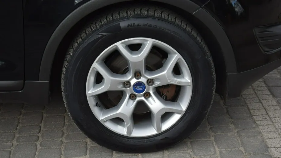 FORD Kuga -
