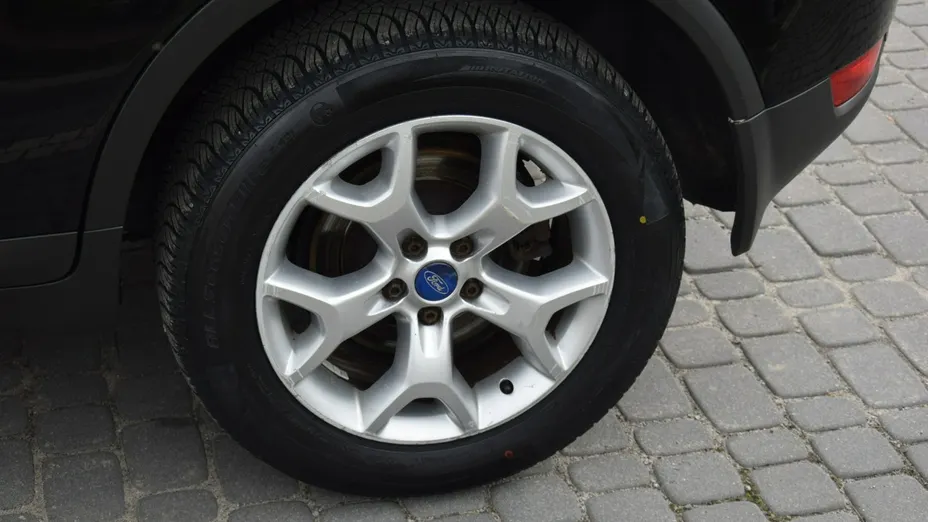 FORD Kuga -