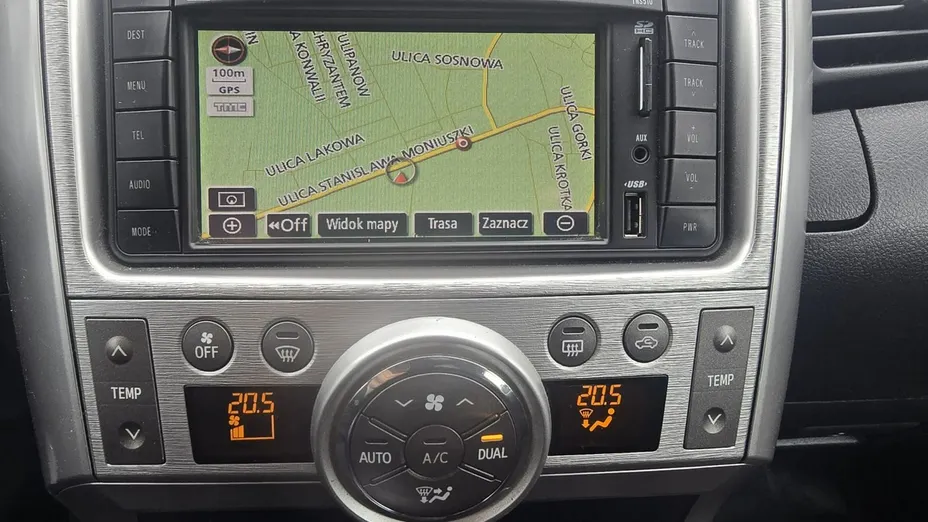 TOYOTA Verso -
