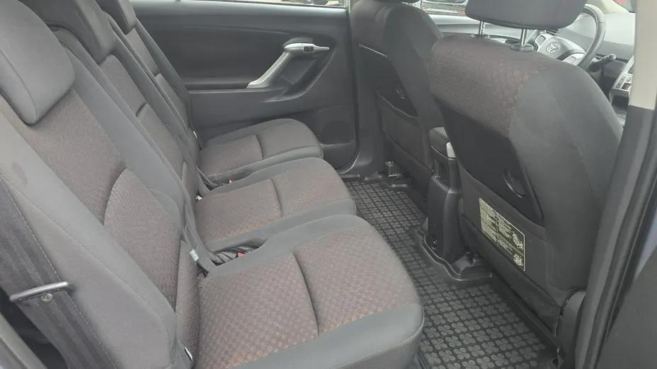 TOYOTA Verso -