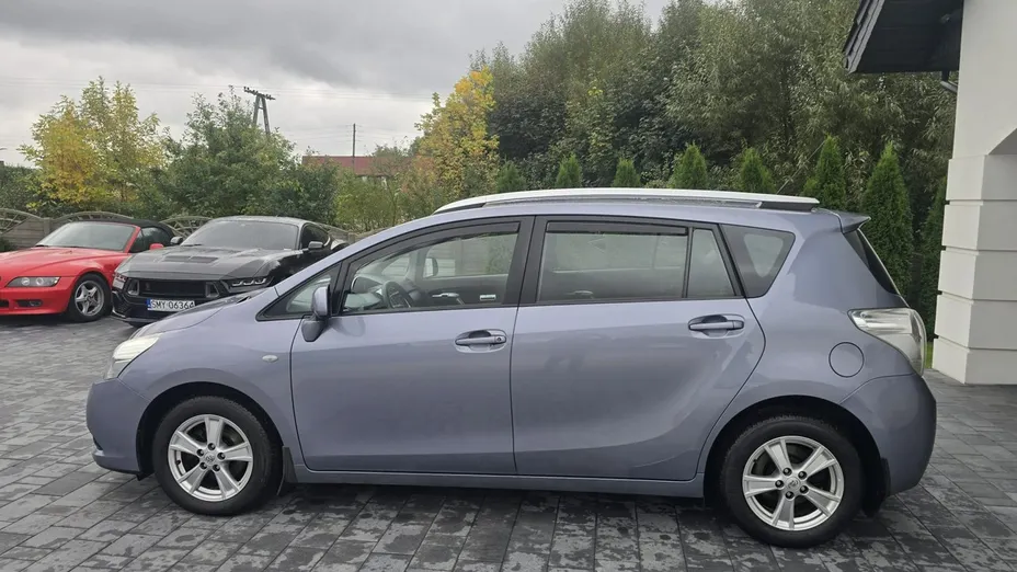 TOYOTA Verso -