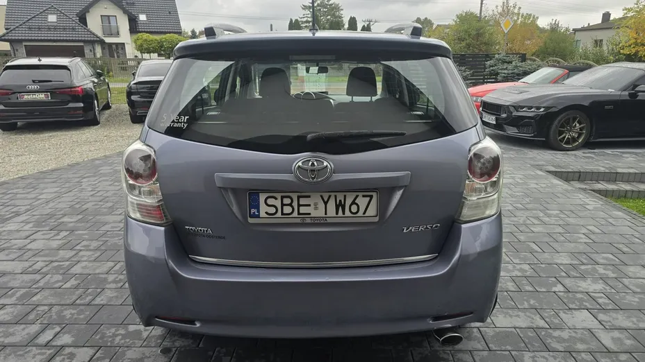 TOYOTA Verso -