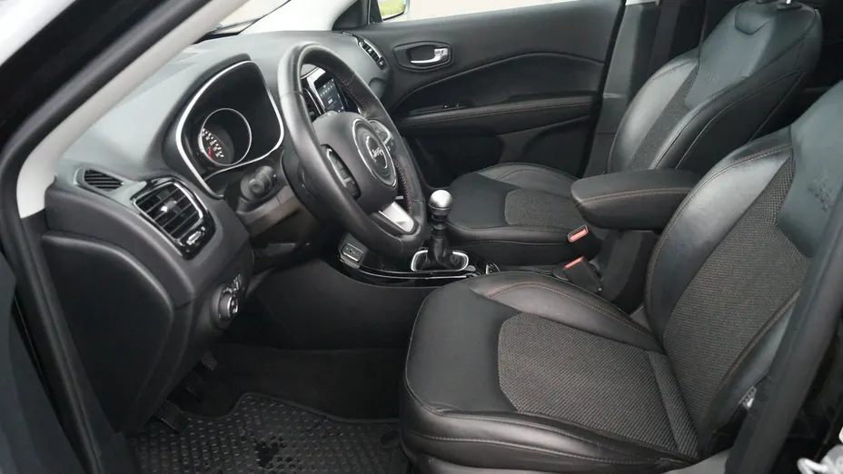 JEEP Compass -