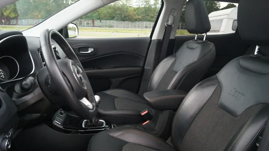 JEEP Compass -