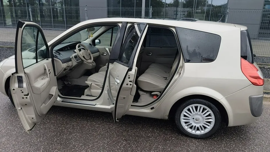 RENAULT Grand Scenic -