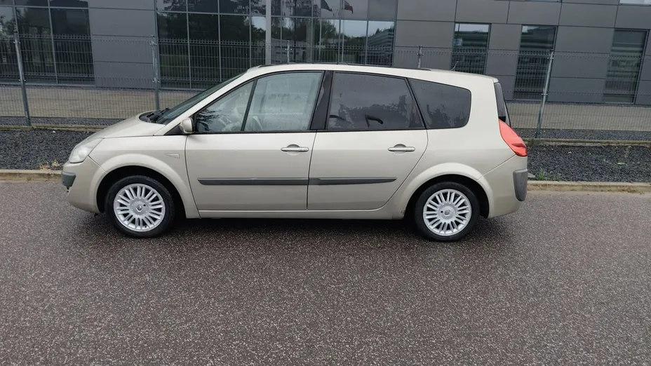 RENAULT Grand Scenic -