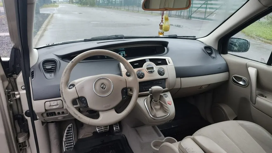 RENAULT Grand Scenic -