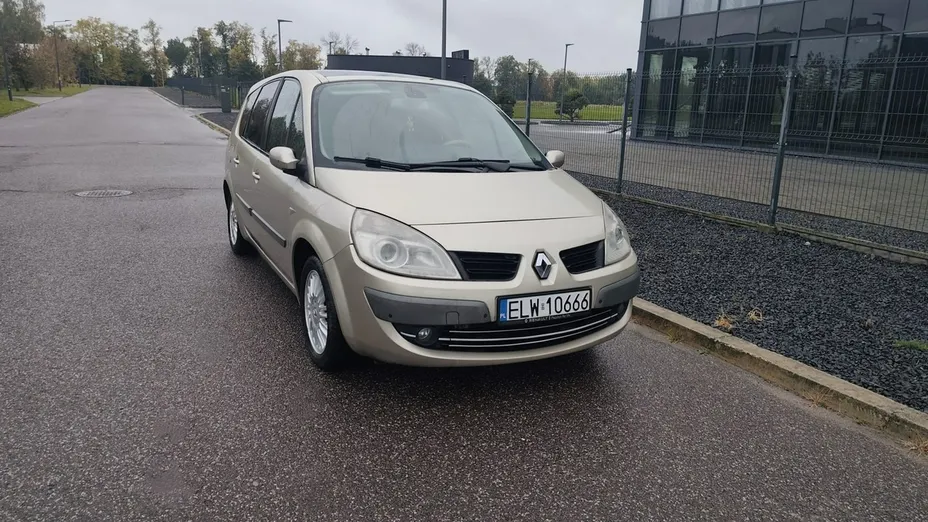 RENAULT Grand Scenic -