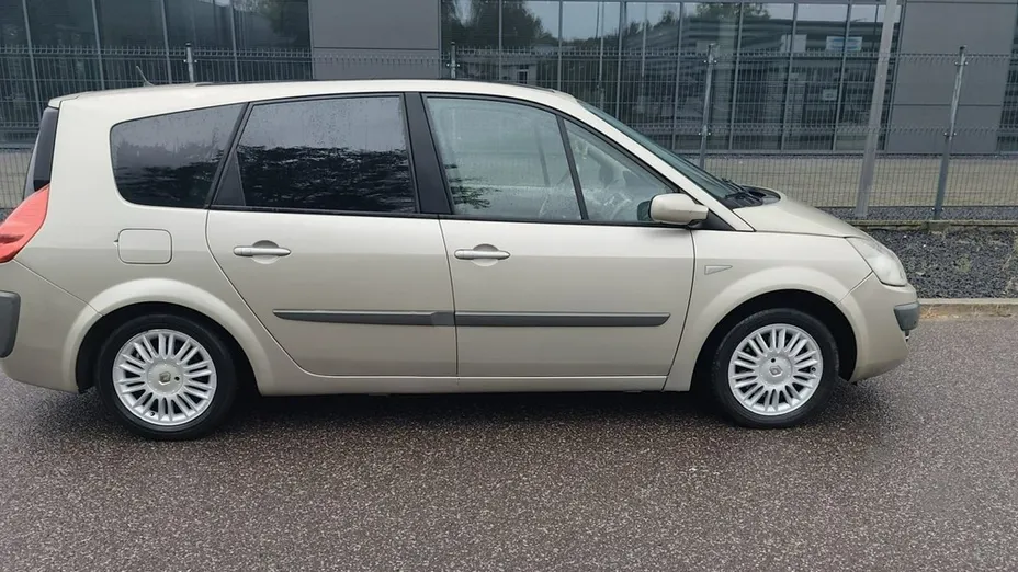 RENAULT Grand Scenic -