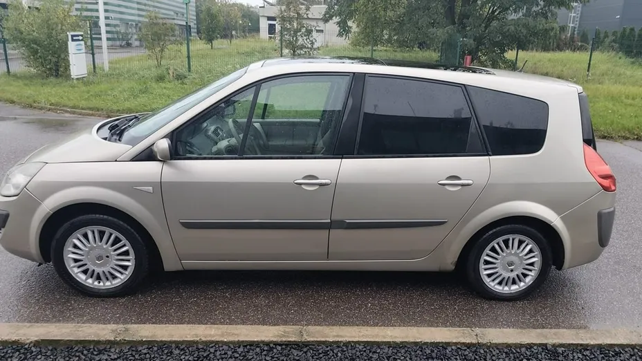 RENAULT Grand Scenic -