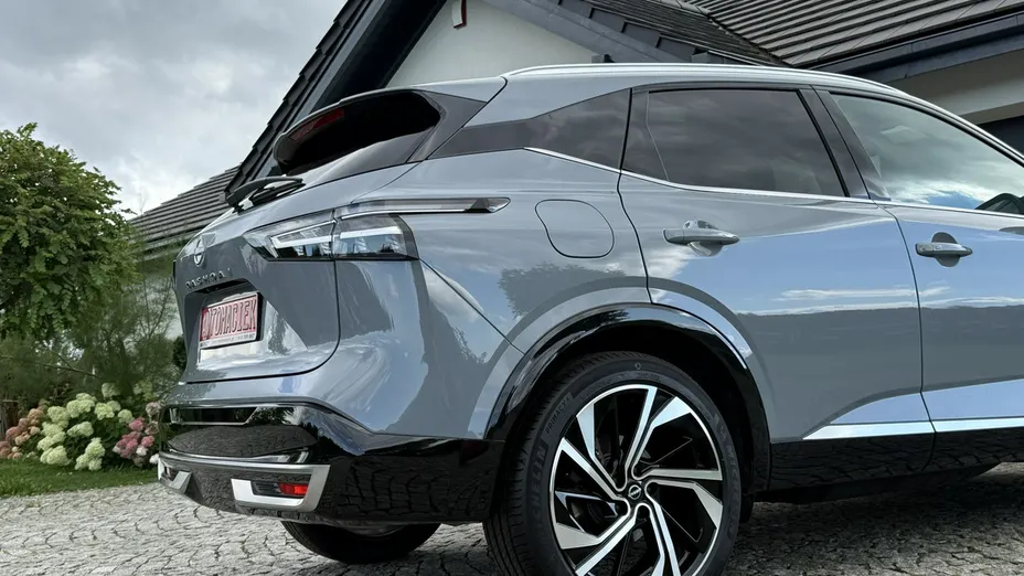 NISSAN Qashqai -