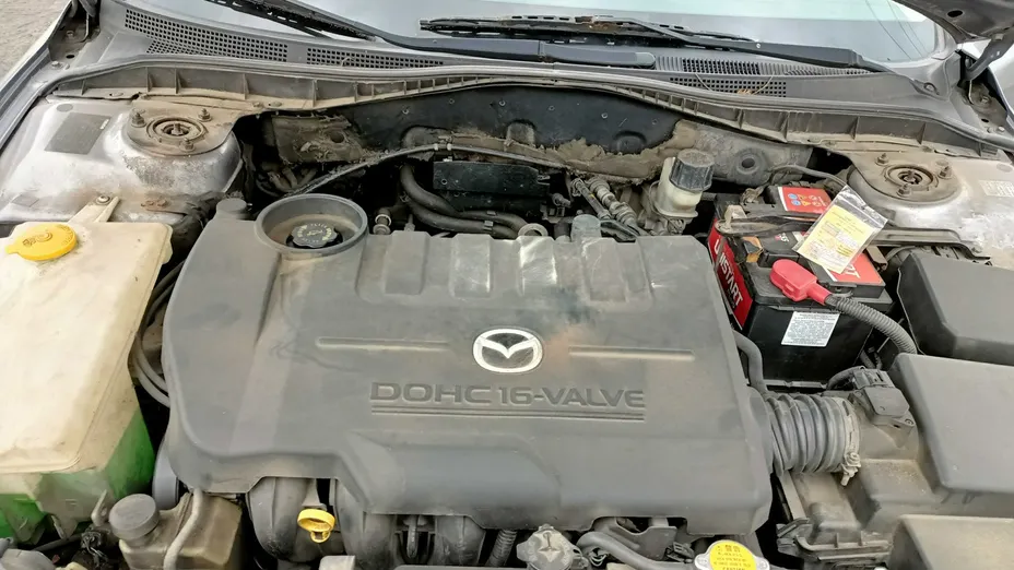 MAZDA 6 -