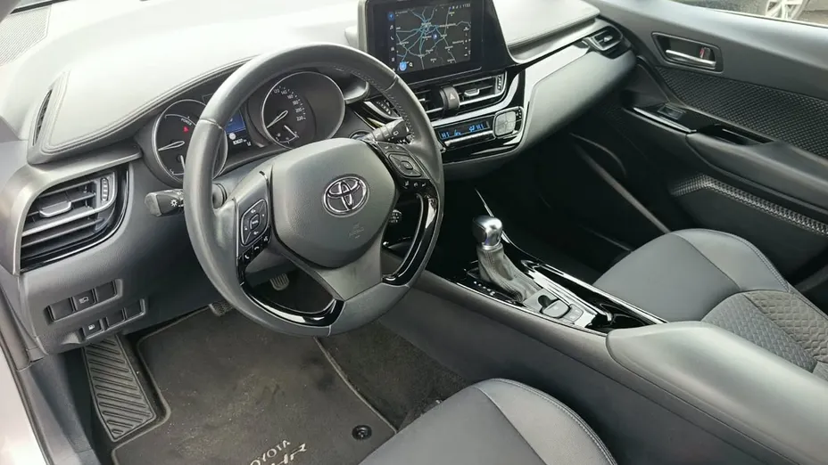 TOYOTA C-HR -