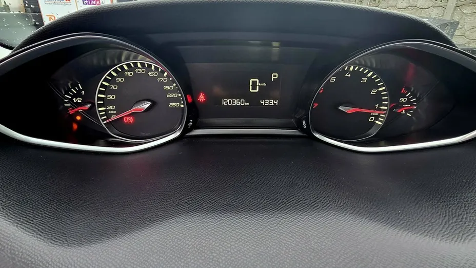 PEUGEOT 308 -