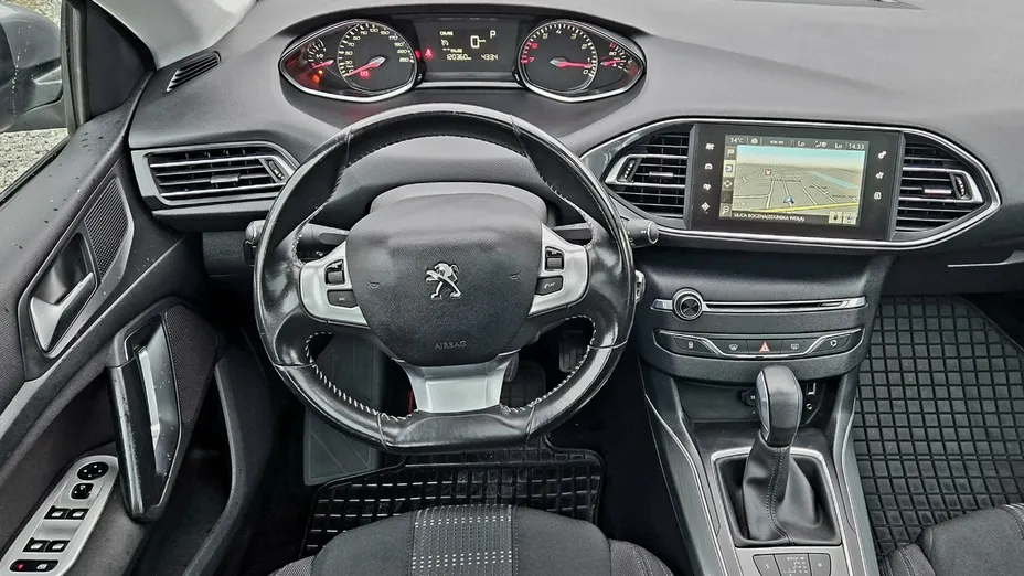 PEUGEOT 308 -