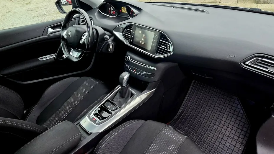 PEUGEOT 308 -