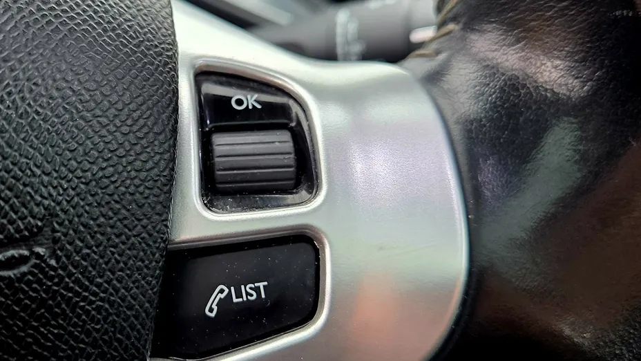 PEUGEOT 308 -