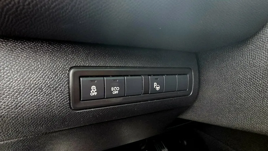 PEUGEOT 308 -