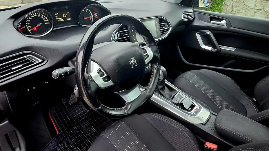 PEUGEOT 308 -