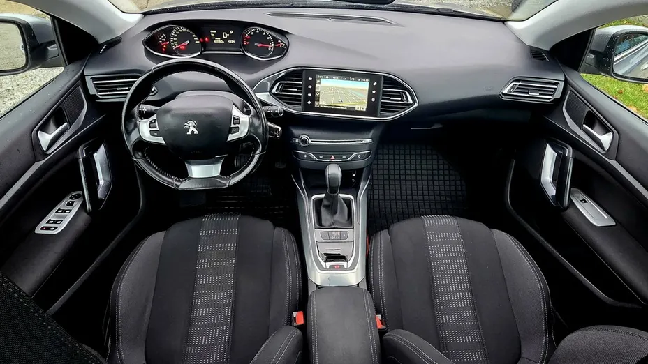 PEUGEOT 308 -
