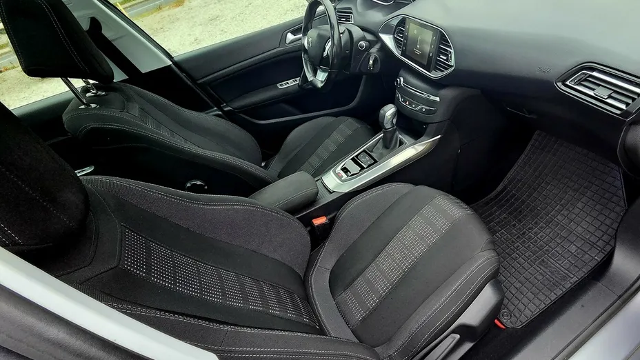 PEUGEOT 308 -