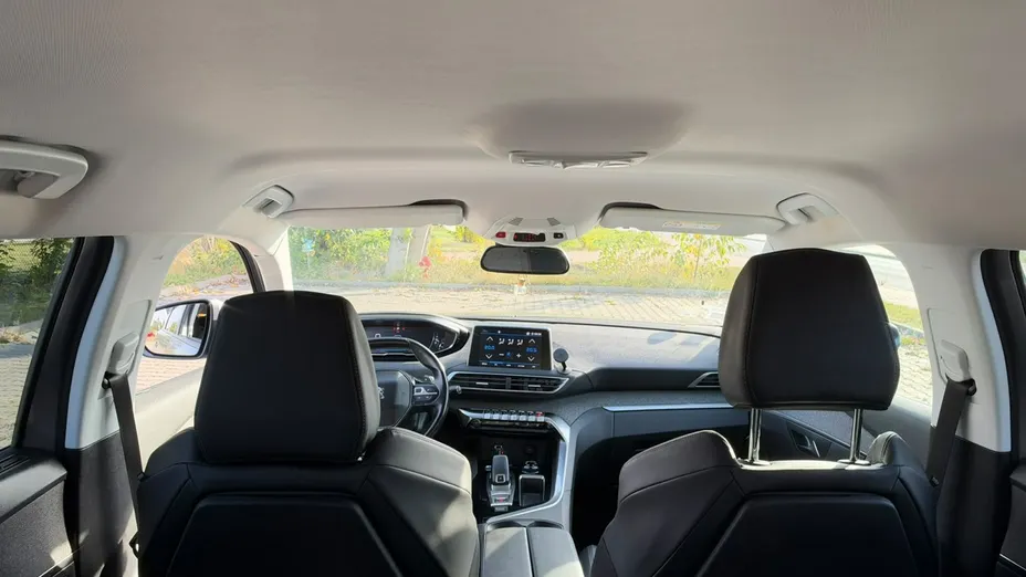 PEUGEOT 5008 -