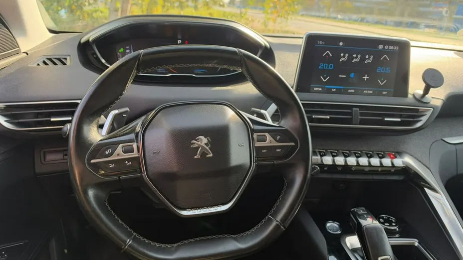 PEUGEOT 5008 -