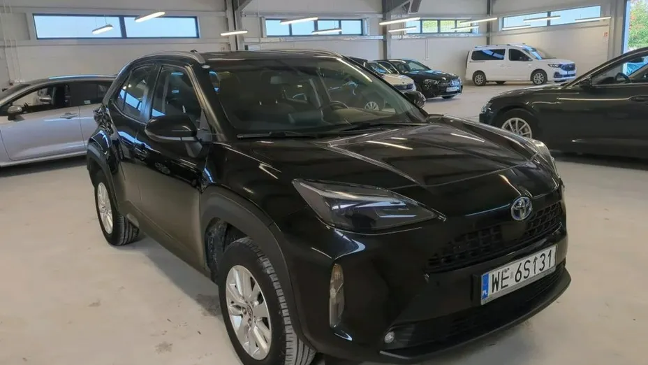 TOYOTA Yaris Cross -
