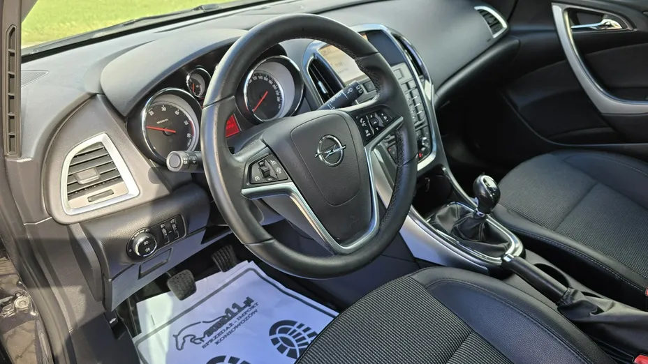 OPEL Astra -